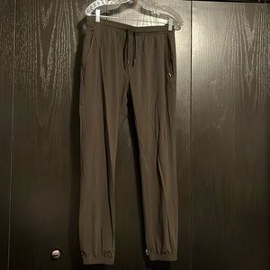 UNRL Men’s In-Flex Jogger II Olive (Size M)